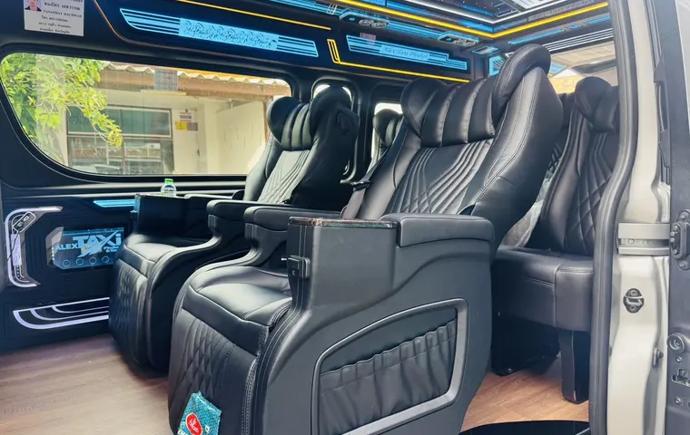 Luxury van for Phuket city tour